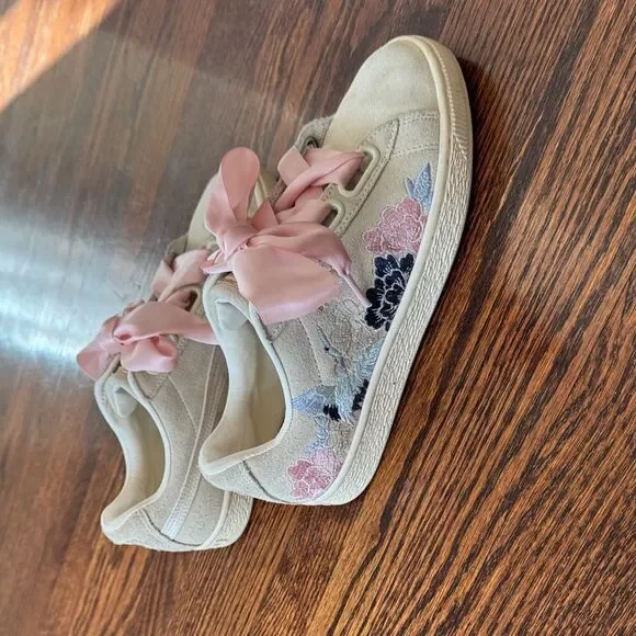 Puma Sneakers with Pink Satin Laces - Picture 3 of 7